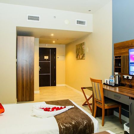 The Saj Hotel Ajman Esterno foto