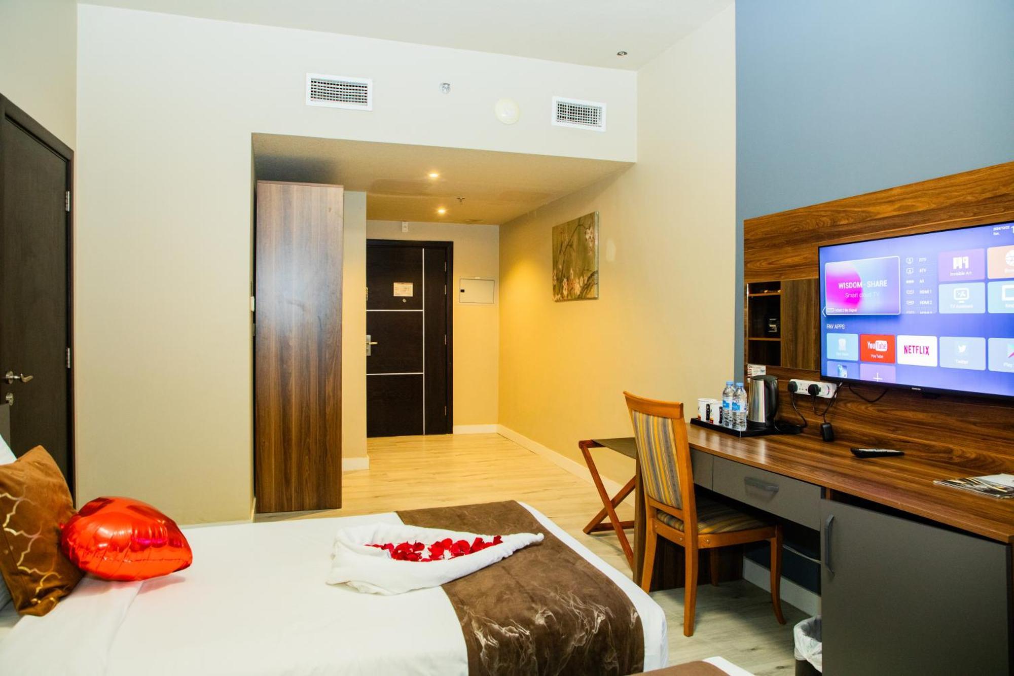 The Saj Hotel Ajman Esterno foto