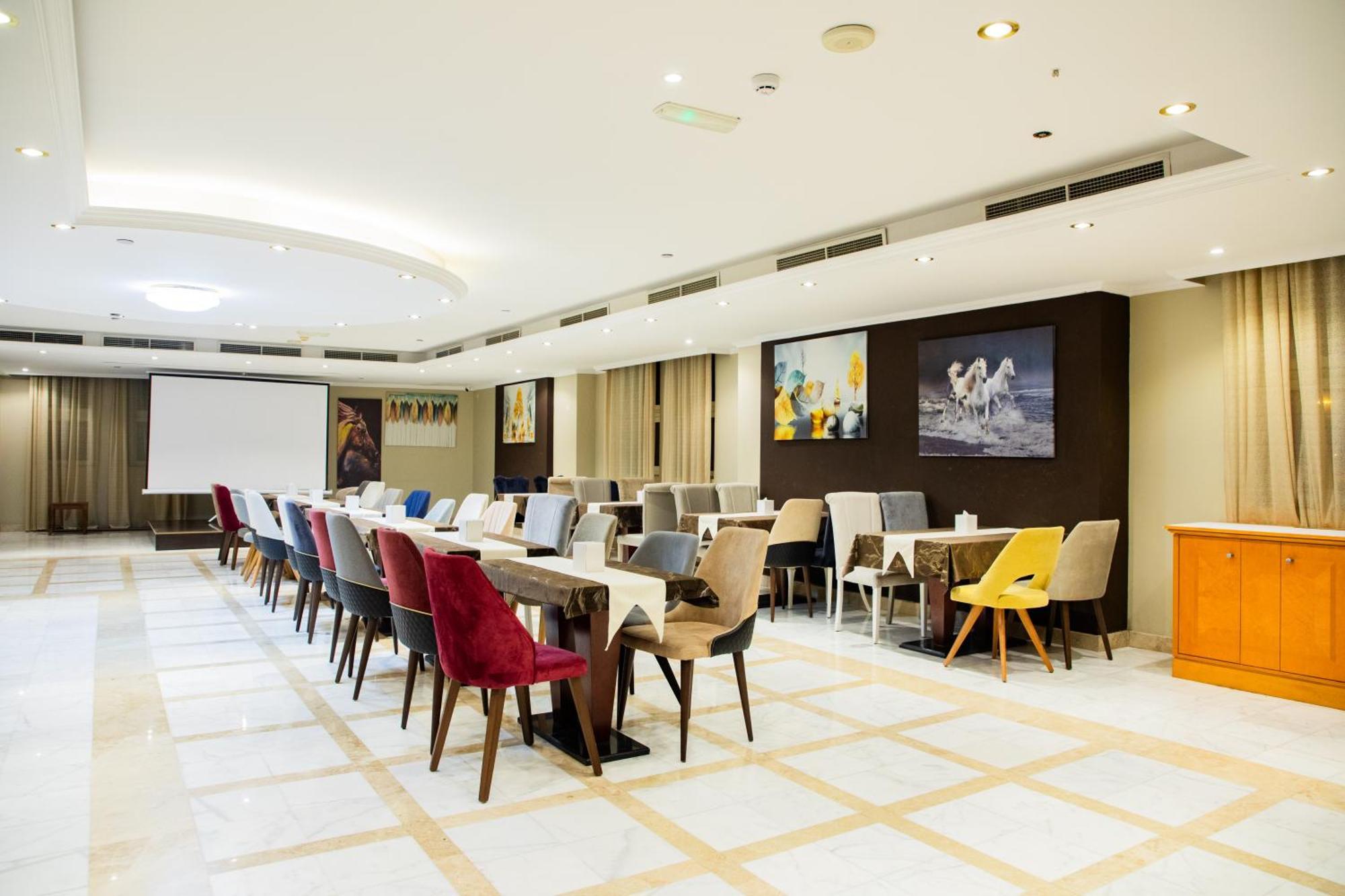 The Saj Hotel Ajman Esterno foto