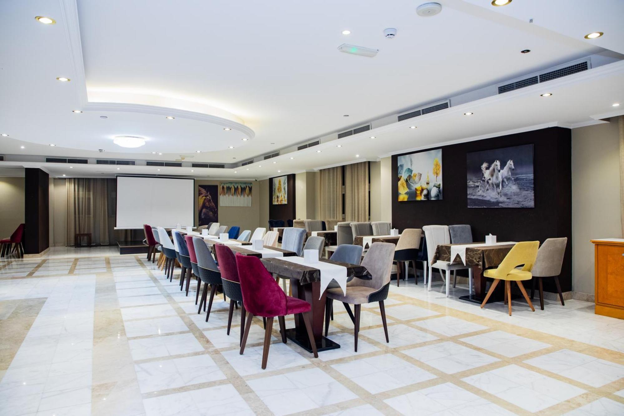The Saj Hotel Ajman Esterno foto