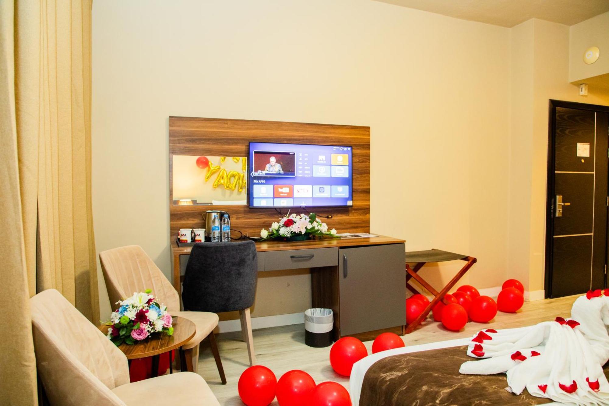The Saj Hotel Ajman Esterno foto