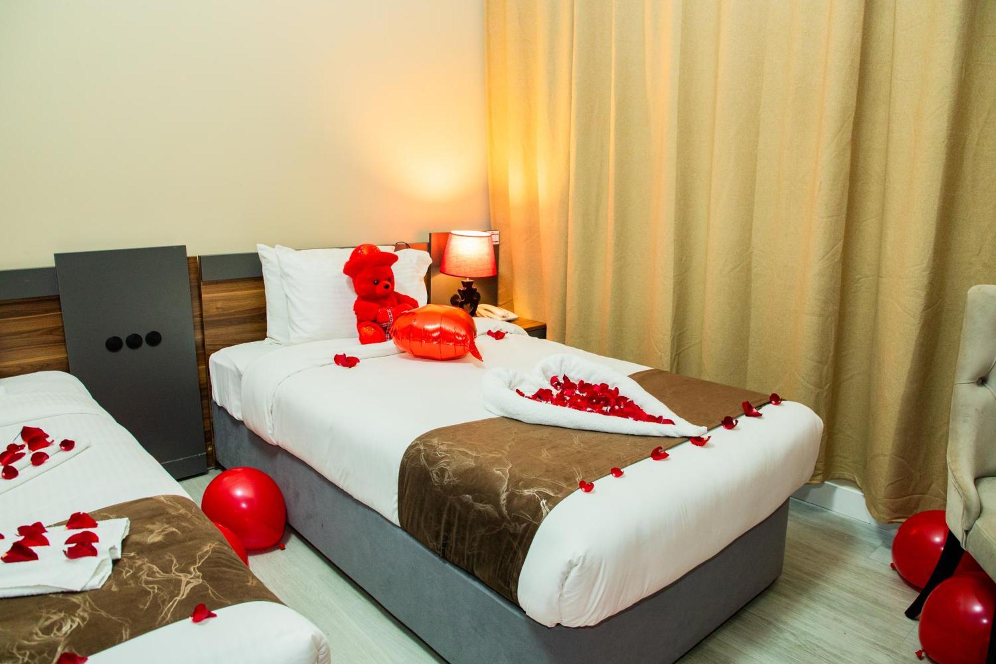 The Saj Hotel Ajman Esterno foto