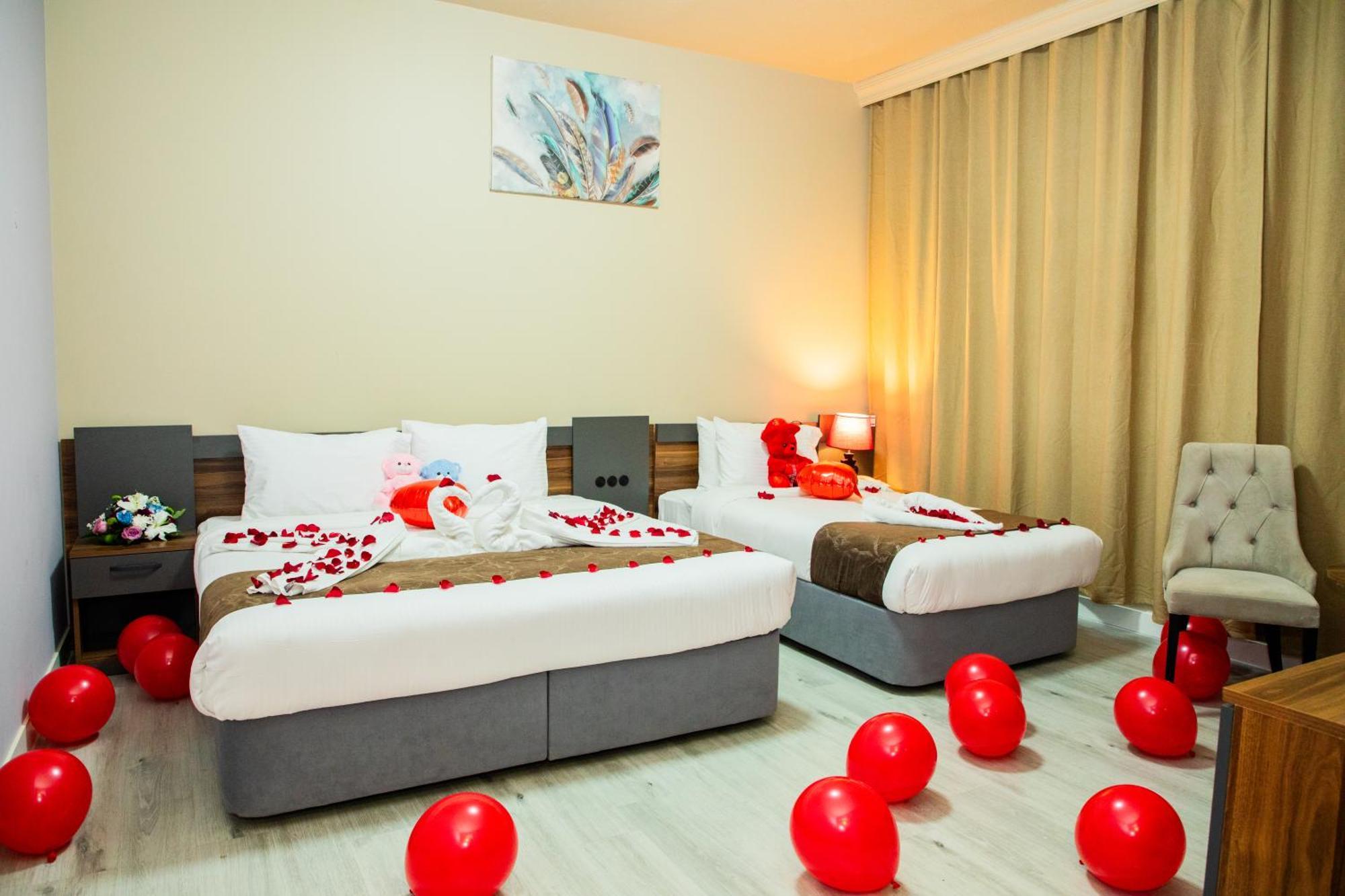 The Saj Hotel Ajman Esterno foto