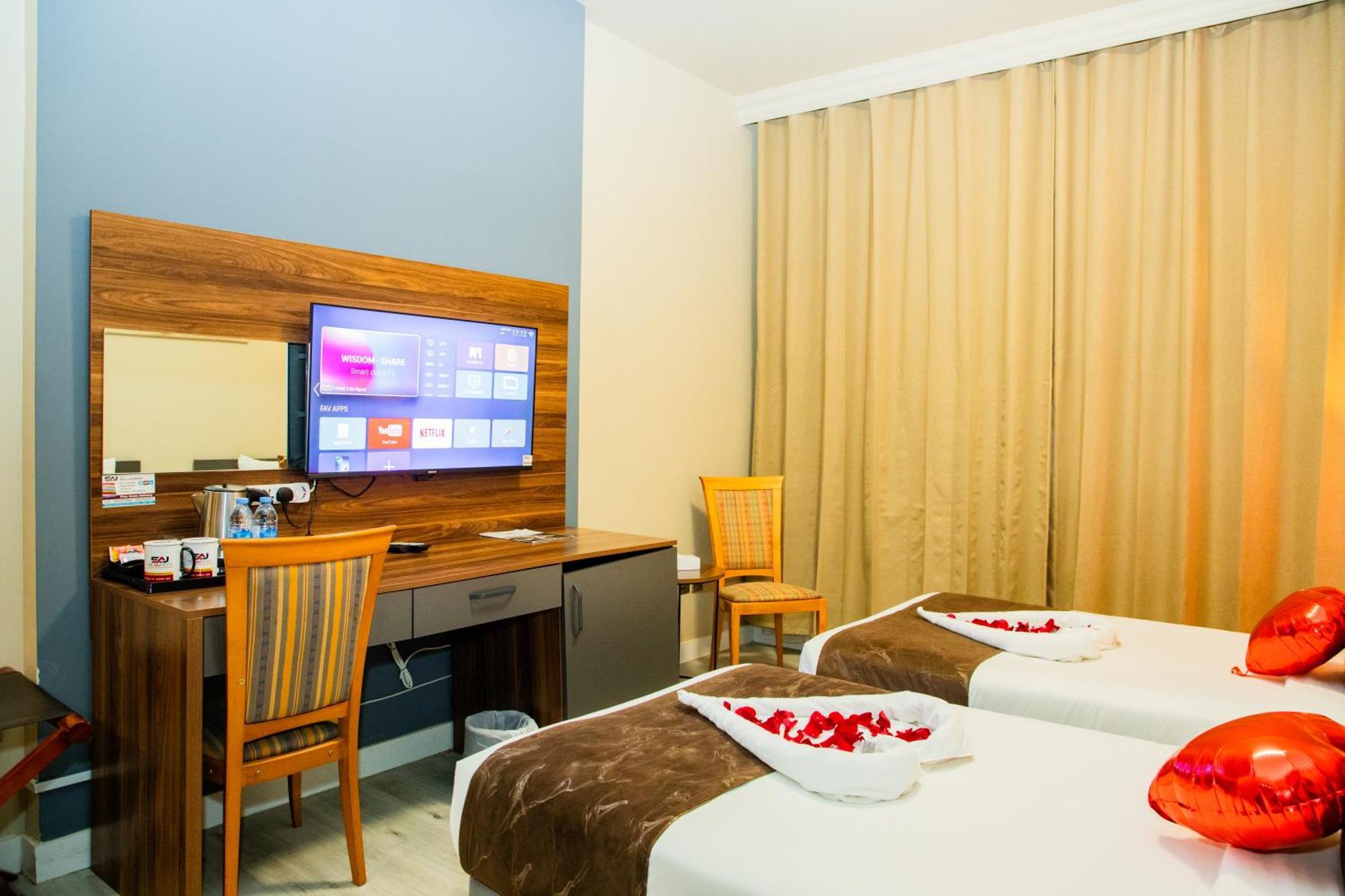 The Saj Hotel Ajman Esterno foto