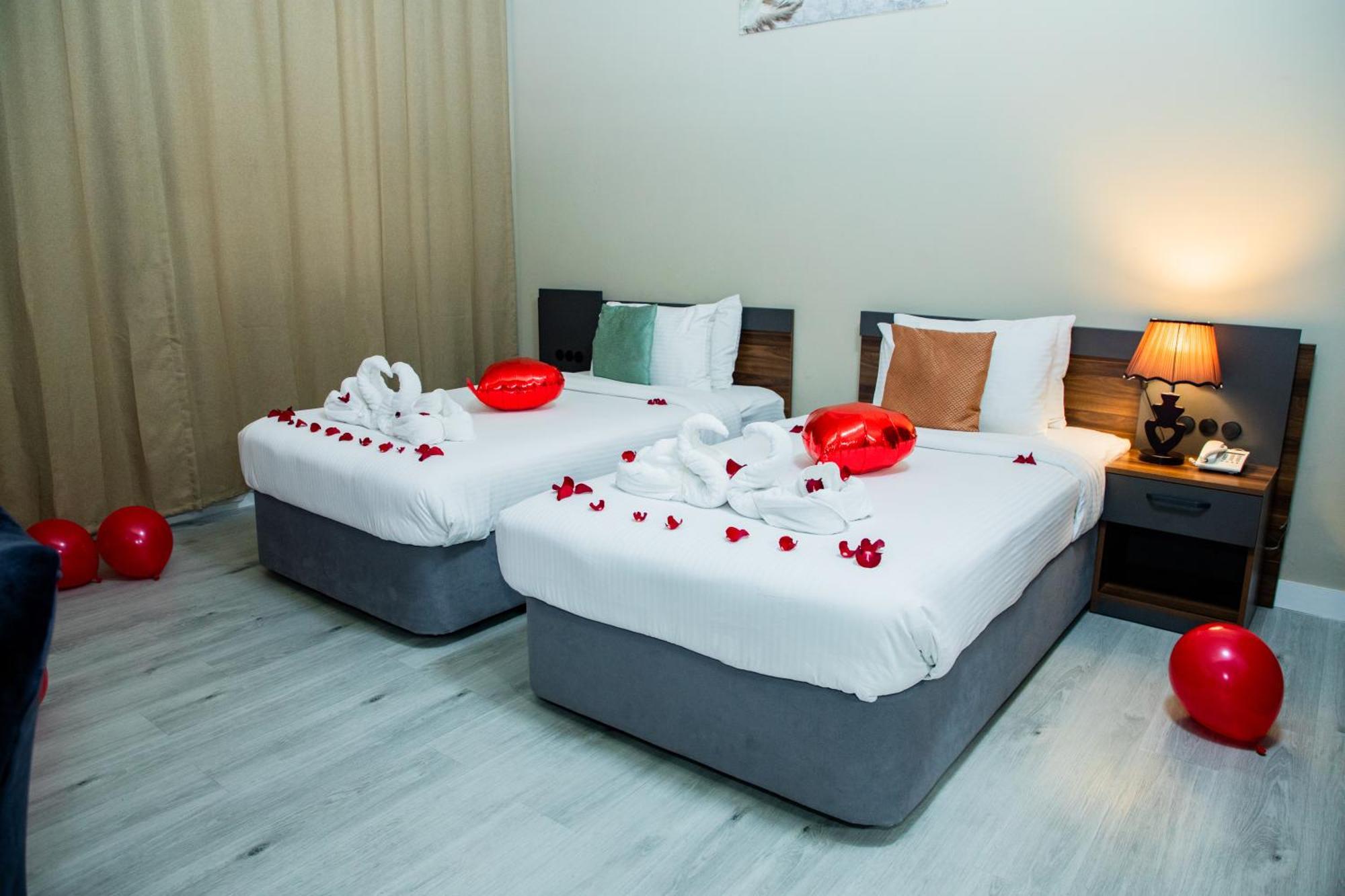 The Saj Hotel Ajman Esterno foto