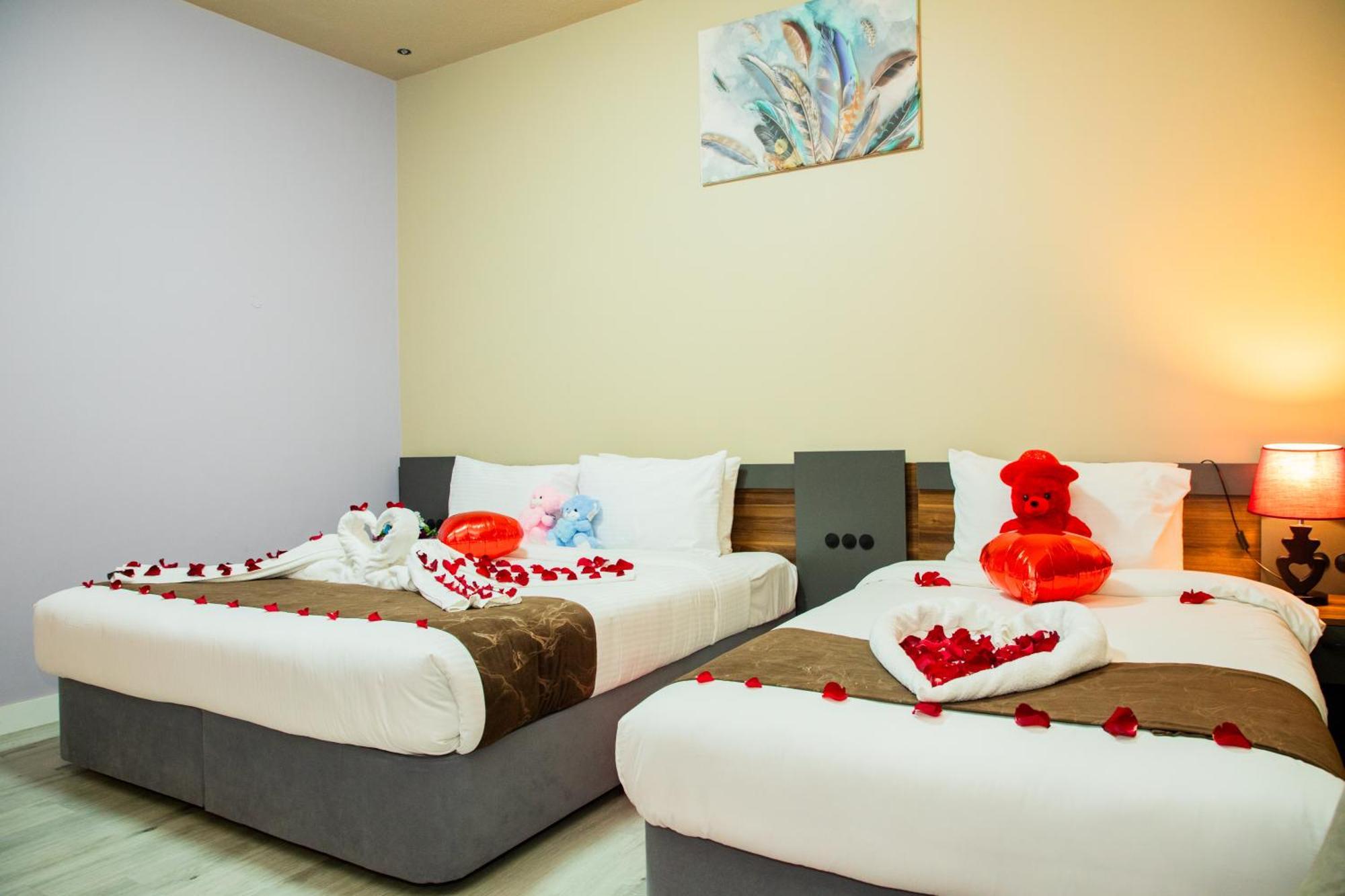 The Saj Hotel Ajman Esterno foto