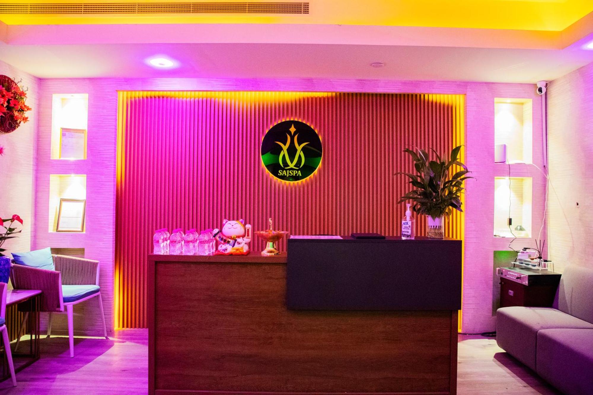 The Saj Hotel Ajman Esterno foto