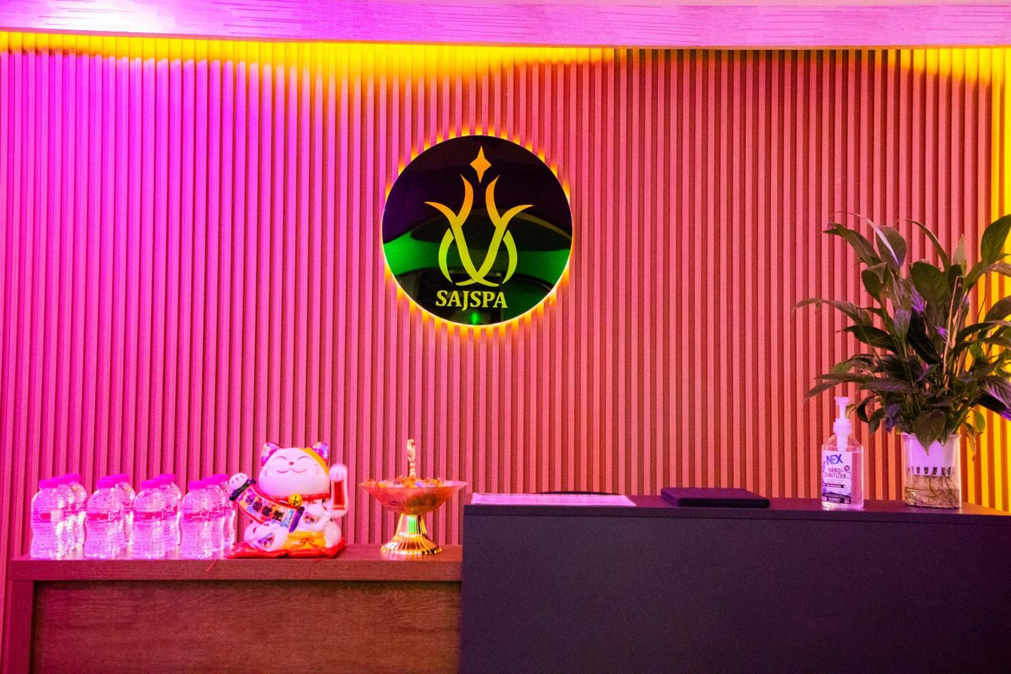 The Saj Hotel Ajman Esterno foto